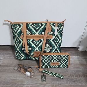 MYRA DESERT SKY TOTE WITH MATCHING WALLET